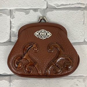 Brighton coin purse. Brown. Kiss lock opening